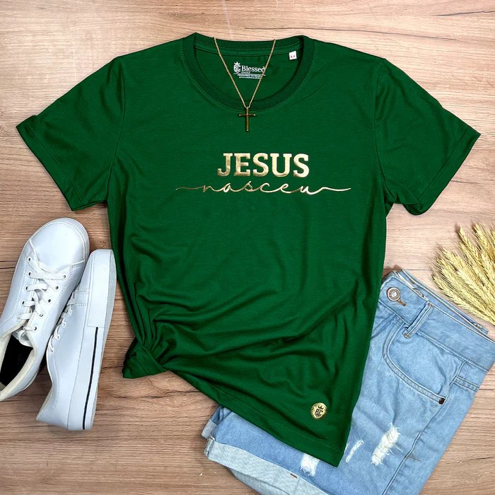 Foto de Camiseta Feminina Verde Jesus Nasceu Dourado